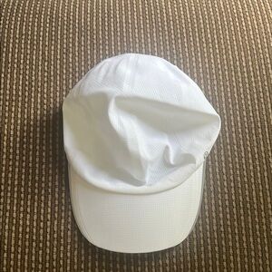 Lululemon Fast and Free running hat size small/medium white